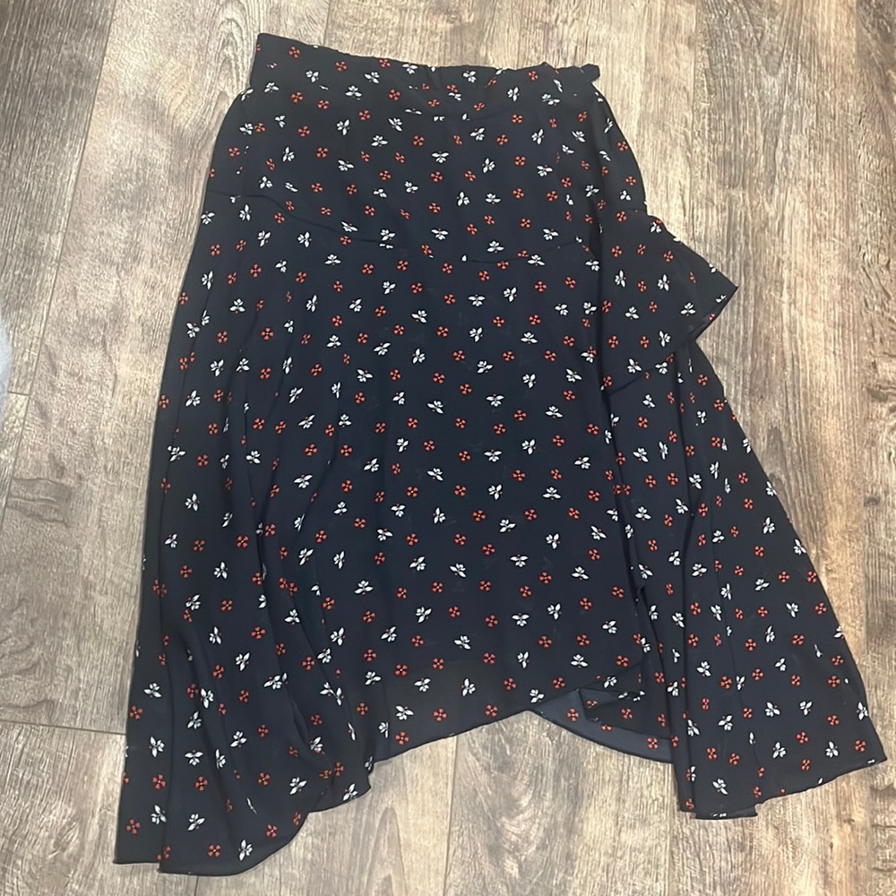 H&M size small knee-length lined skirt. Navy blue.